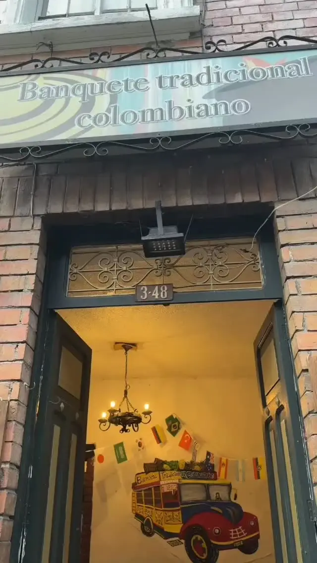 Entrada de Banquete Tradicional Colombiano en La Candelaria
